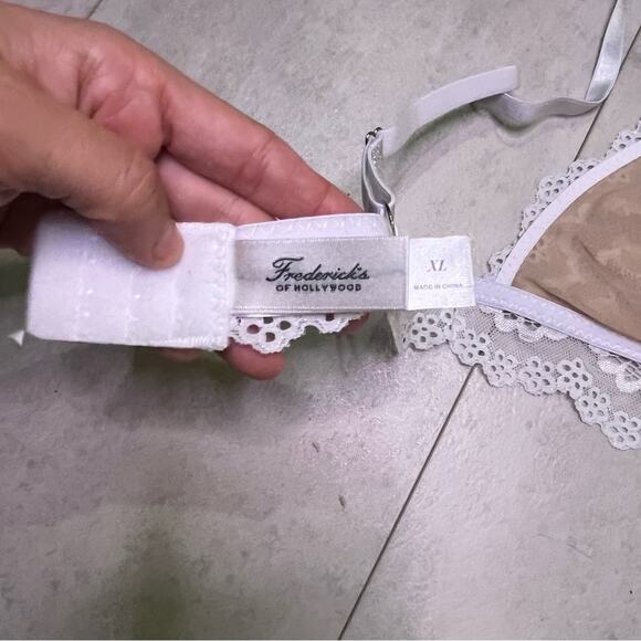 NWT 2 Pack Fredericks of Hollywood White Silver Lace Caroline Bralette XL V Neck - Picture 12 of 13